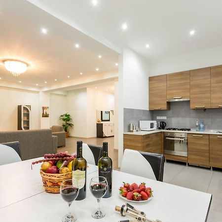 Apartment In The City Center Lll Tbilisi Ngoại thất bức ảnh