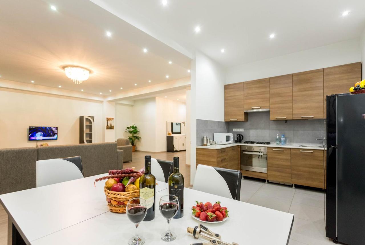 Apartment In The City Center Lll Tbilisi Ngoại thất bức ảnh