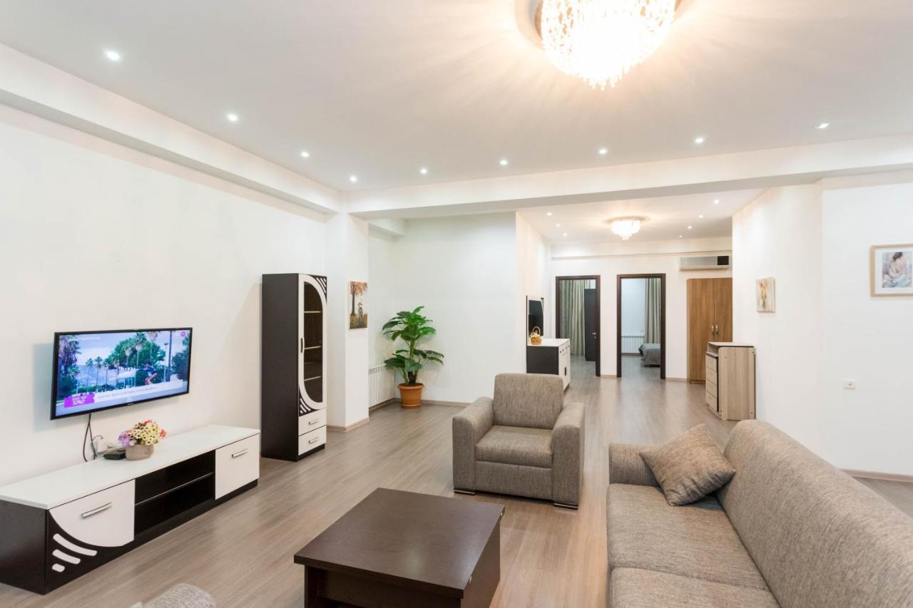Apartment In The City Center Lll Tbilisi Ngoại thất bức ảnh